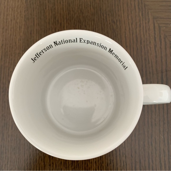 Americaware St. Louis Gateway Arch 3D Embossed Mug Cup - Picture 7 of 8